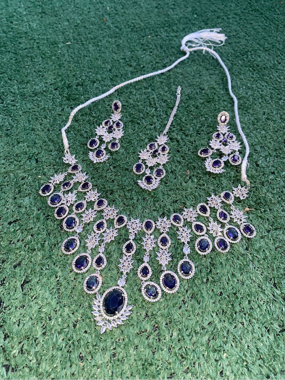 Elegant Women's Necklace and Earring Set with Dark Blue Stones
